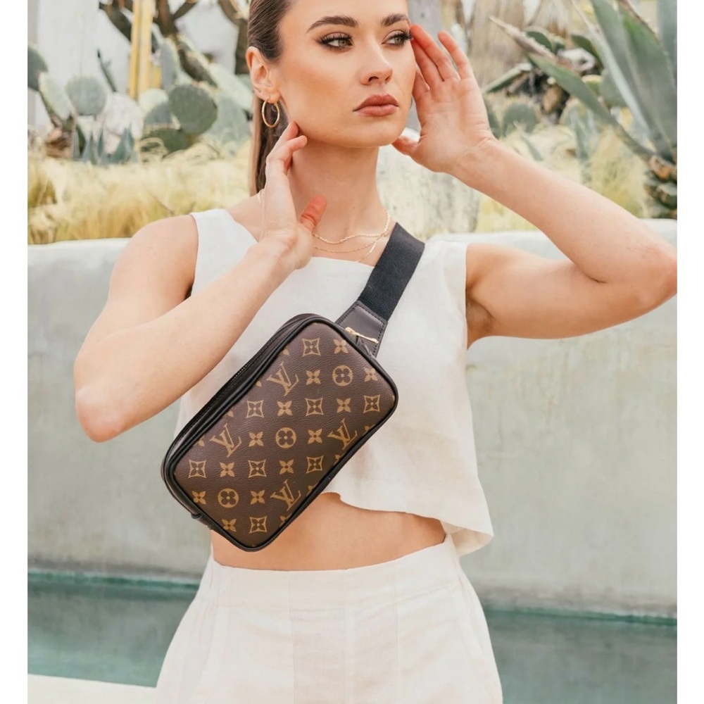 Louis Vuitton Brown Monogram Crossbody Bag and Wallet Vintage Boho Bags